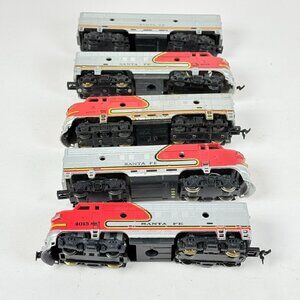 Vintage 4 HO Gauge Locomotives Engines Santa Fe & Passenger Car For Parts ONLY